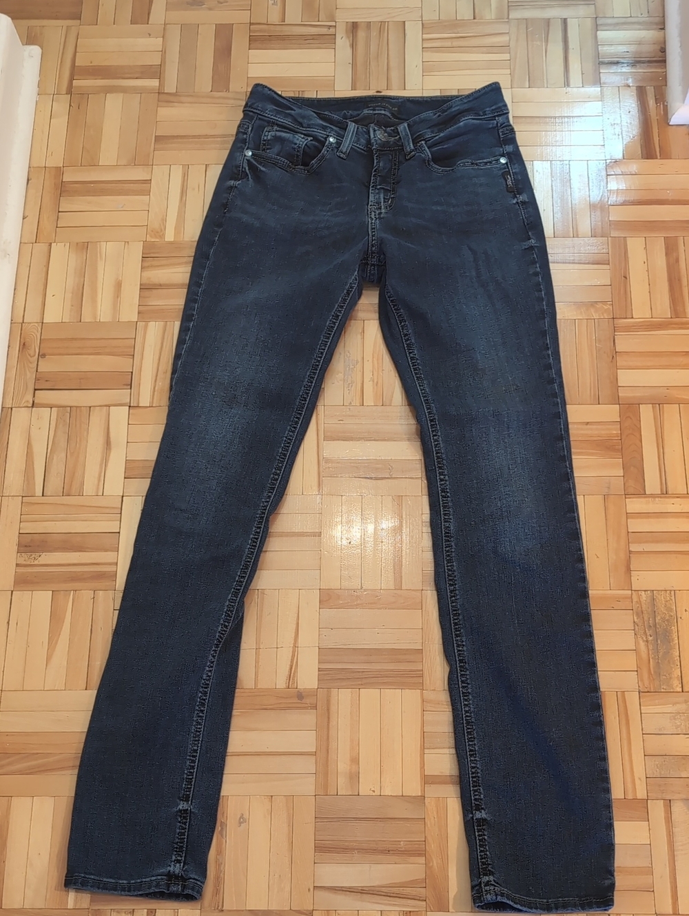 Silver Jeans Women’s Dark Wash Straight Leg Jeans Size 27x33